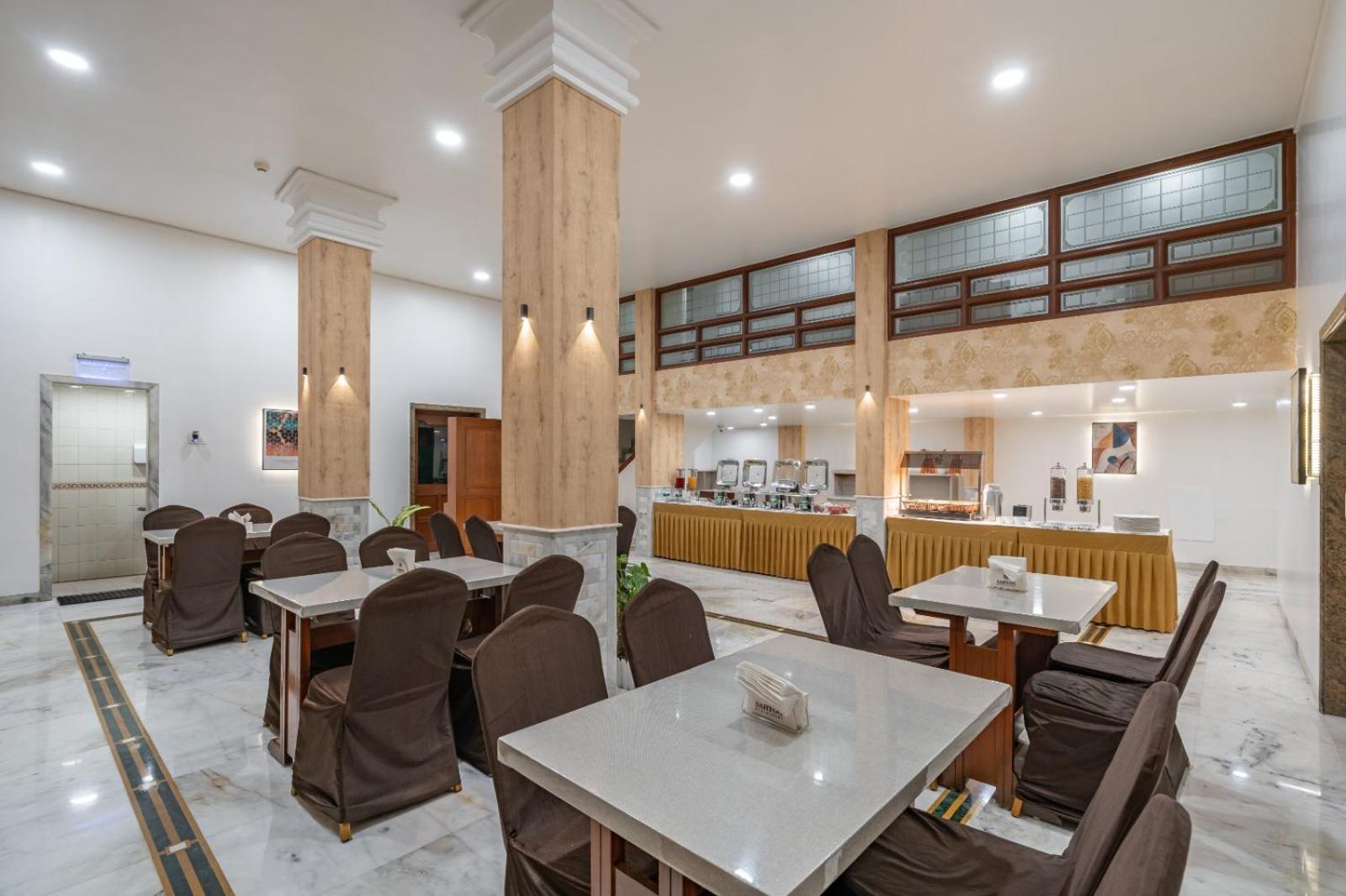 Hotel Apex Surat Ngoại thất bức ảnh
