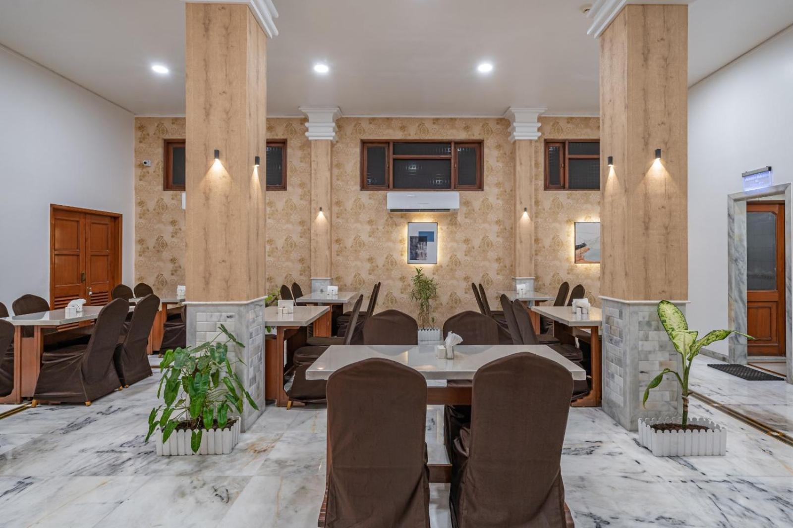 Hotel Apex Surat Ngoại thất bức ảnh