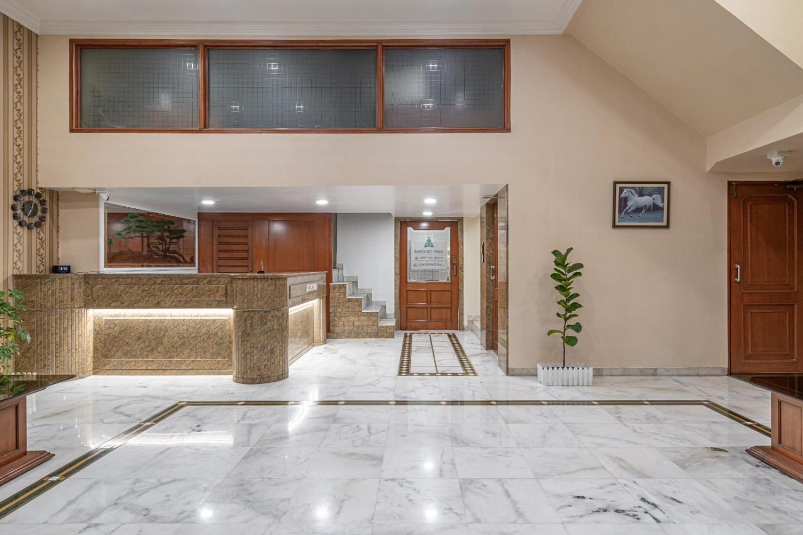 Hotel Apex Surat Ngoại thất bức ảnh