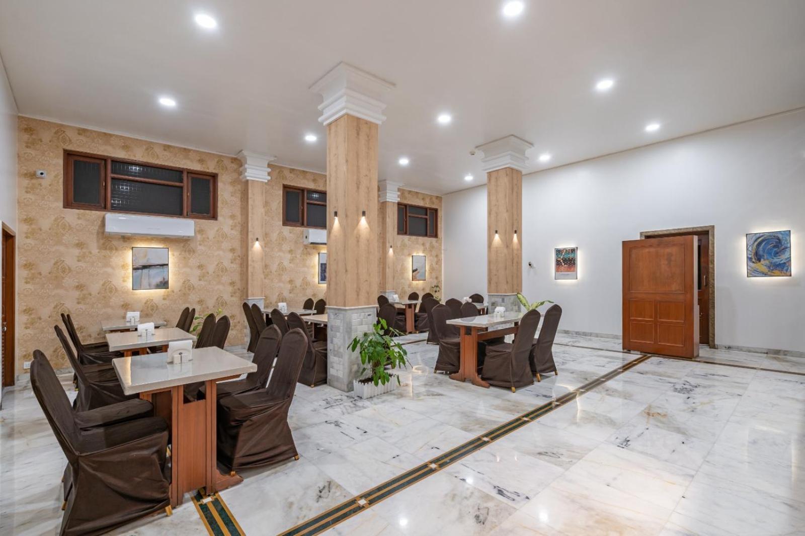 Hotel Apex Surat Ngoại thất bức ảnh