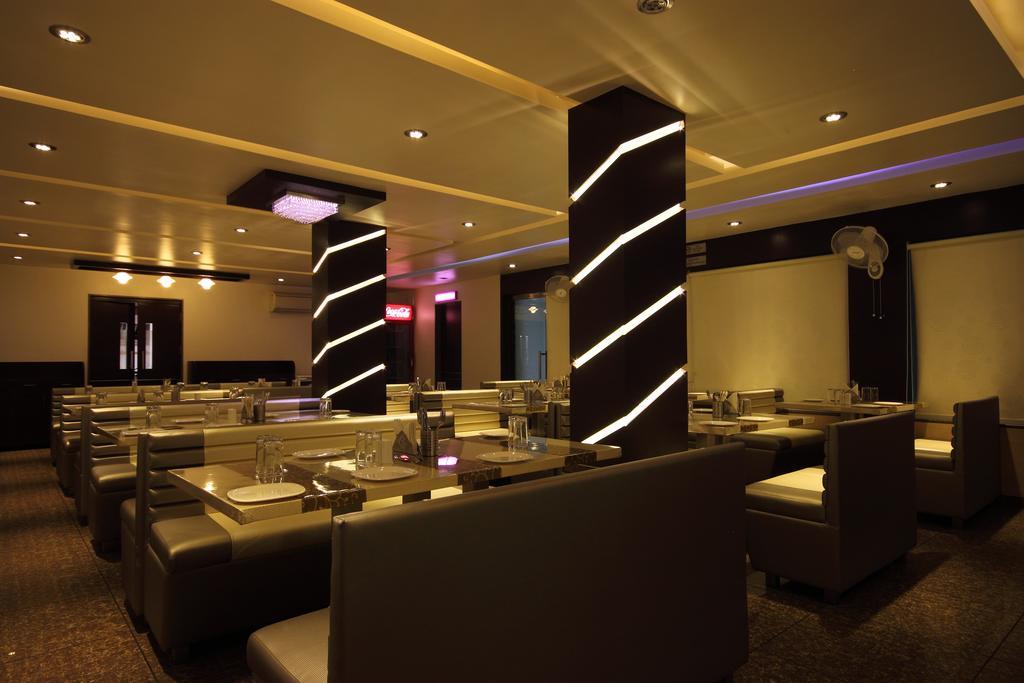 Hotel Apex Surat Ngoại thất bức ảnh