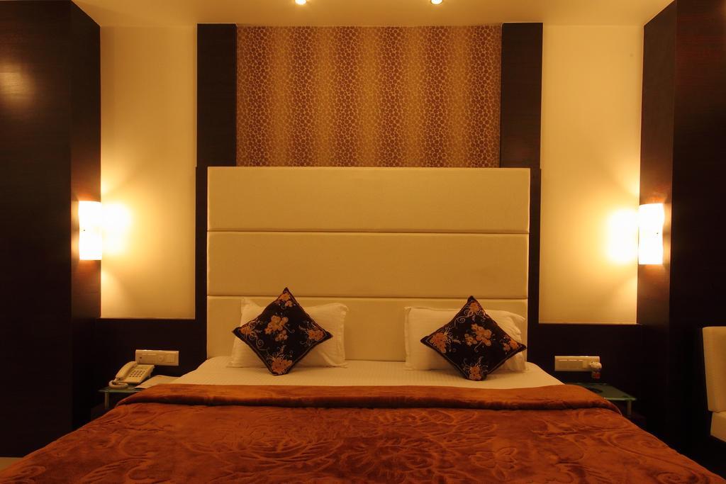 Hotel Apex Surat Phòng bức ảnh